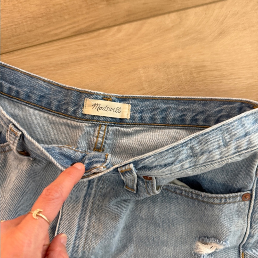 Madewell The Momjean Short in Lansdale Wash Ripped Denim Shorts size 27 - Picture 5 of 6